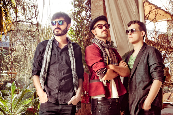 The R's - In Your Eyes Ezine