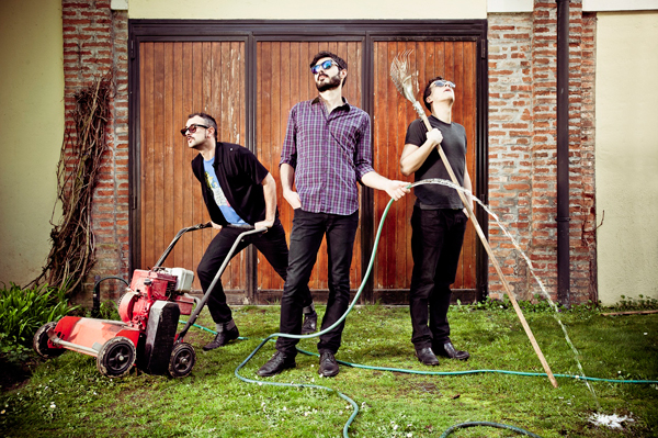 The R's - In Your Eyes Ezine
