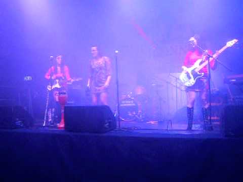 Thee Bomb O Nyrics - In Your Eyes Ezine