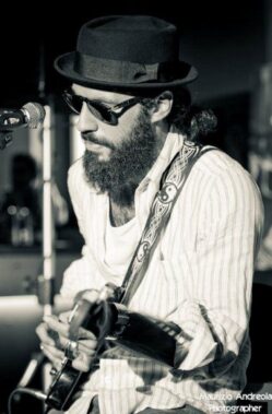 One Man 100% Bluez - 7 Pollici - Recensioni Rock