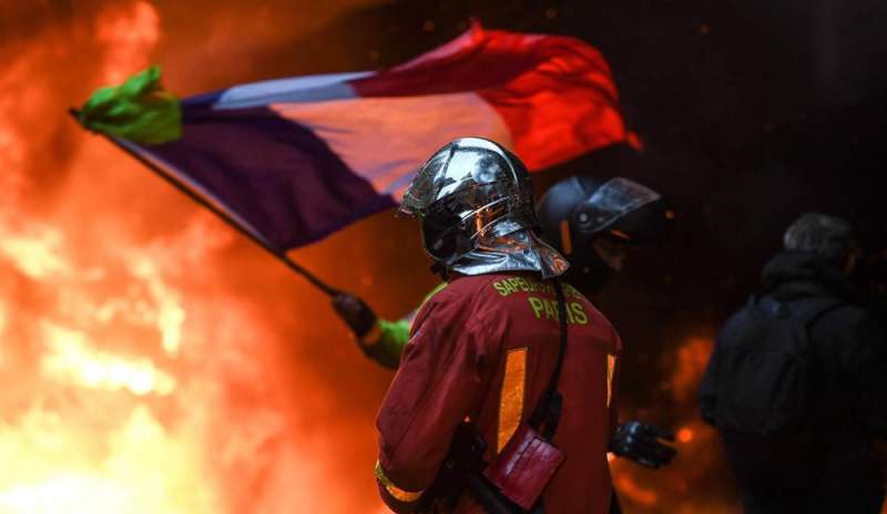 Gilet Gialli: La Comune Della Cieca Rabbia