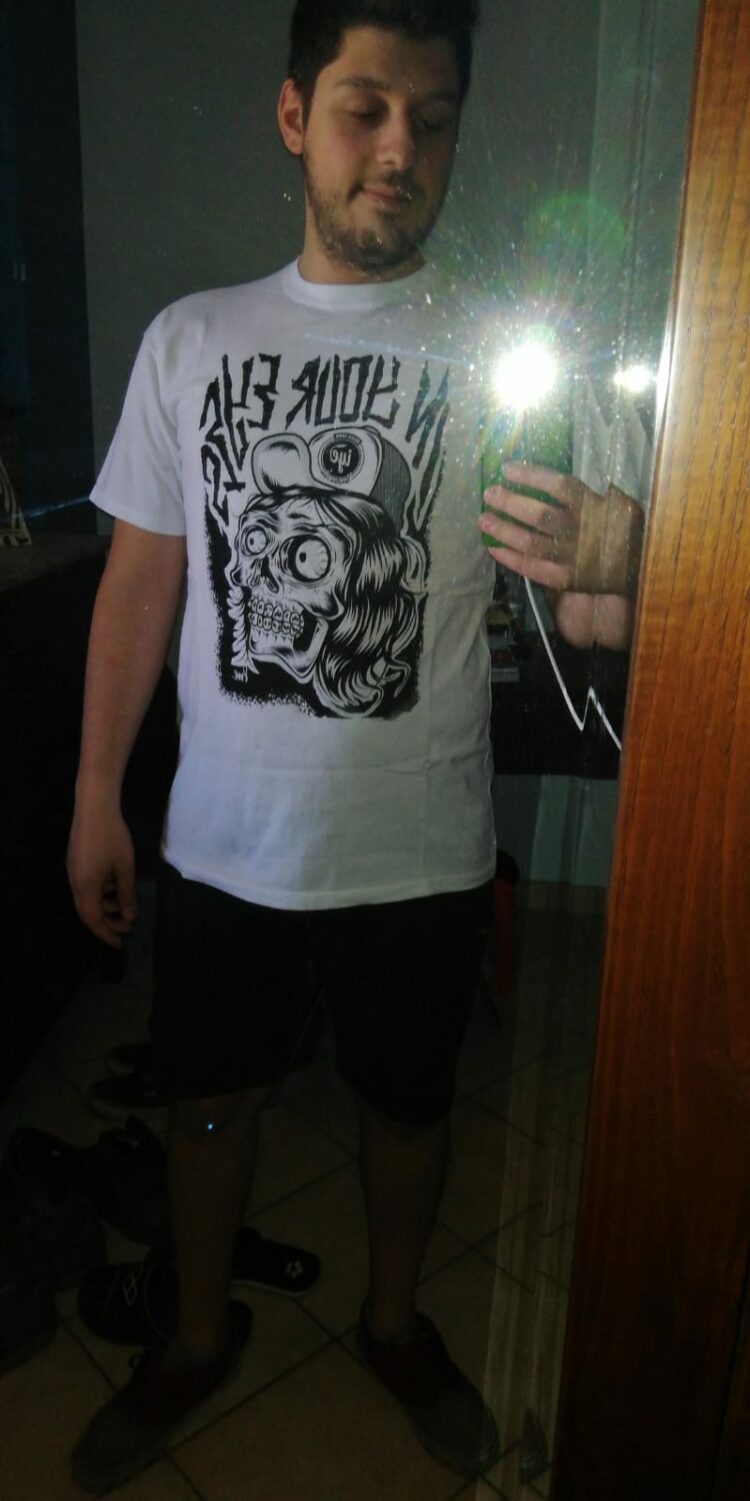 Tshirt Bianca con teschio - In Your Eyes Ezine