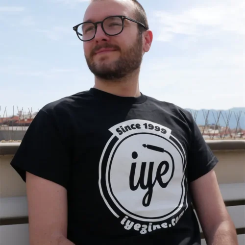 T-Shirt Logo nera