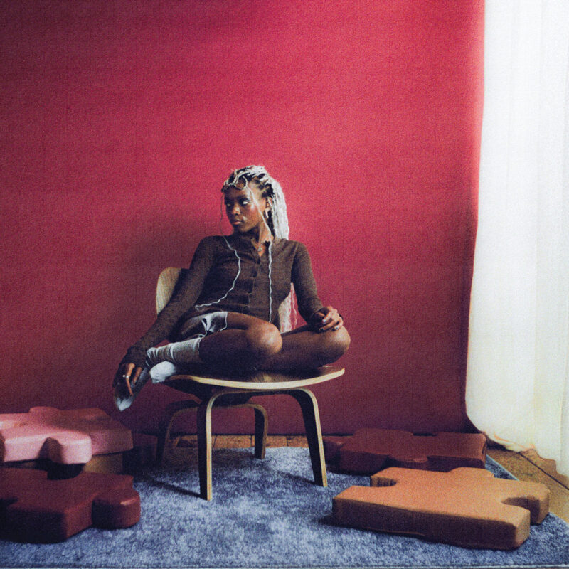 Hannah Jadagu – Describe